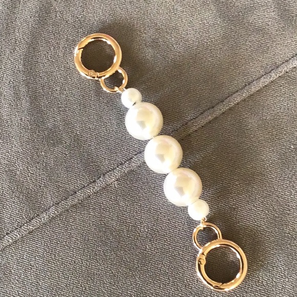 NWOT. Faux Pearls Short Bag Extenders in Gold and White  6” Long - Picture 3 of 3